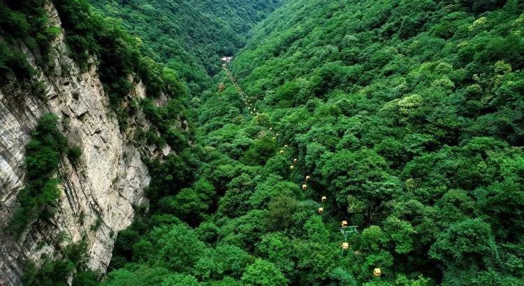 00后小伙坐15天公交抵达漠河北极村